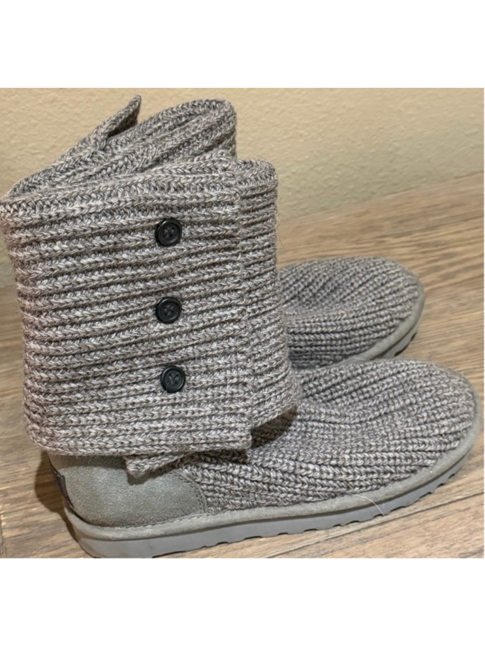 Women's UGG Knit Button Winter Boots Grey Size 7